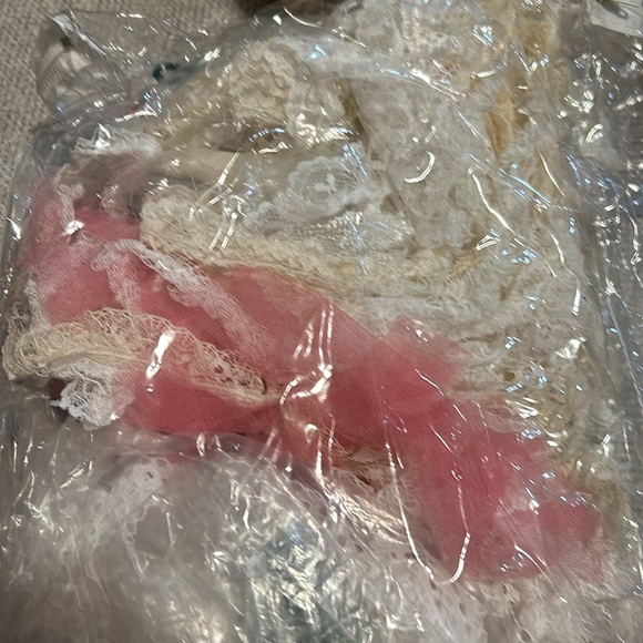 Mixed crafting items - Picture 3 of 11